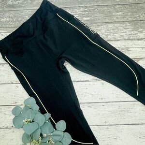 Bebe Sport Side Pocket Cropped Leggings